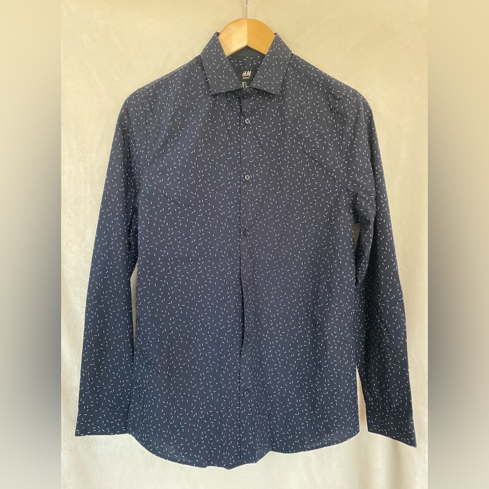 Men’s Slim Fit Button Down Shirt